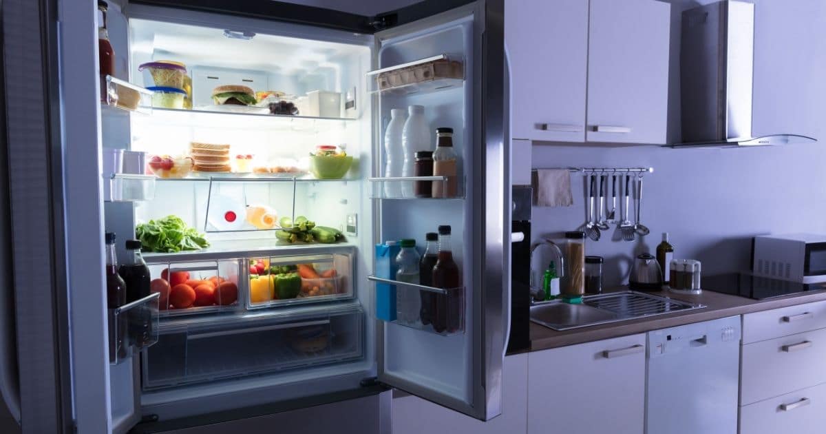 Ein Bild vom Inneren eines Kühlschranks